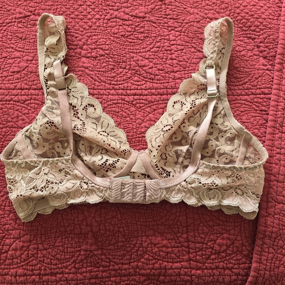 Hanro Lace Soft Cup Bra - Picture 9 of 11